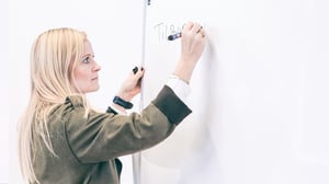 Runde 1 - Chefen på et white board